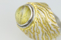Srebrny pierścionek z topazem złocistym